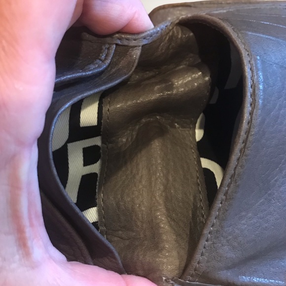 MARC BY MARC JACOBS Womens Gray Tri Fold Leather Wallet - Picture 9 of 9